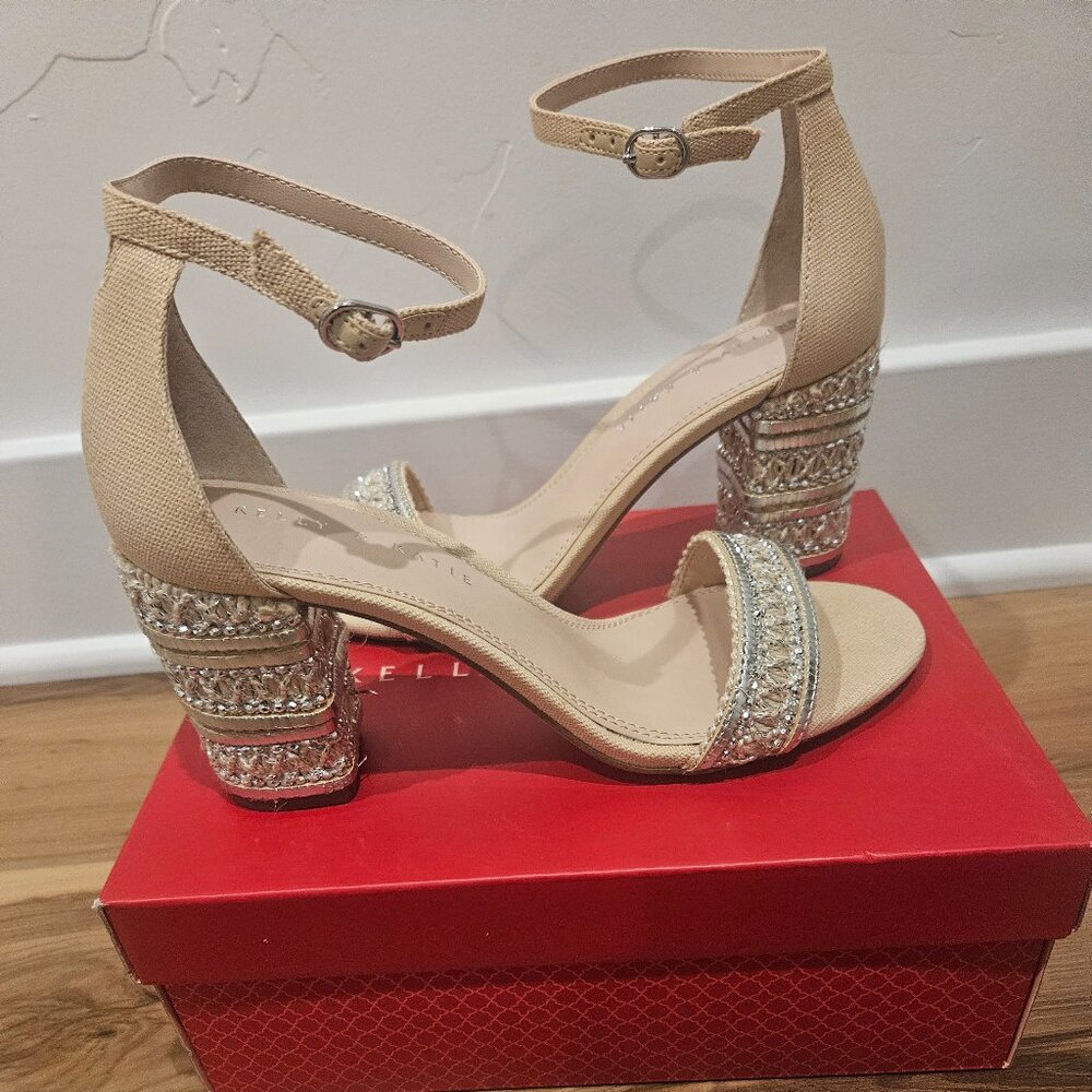 Kelly & Katie Natural/Metallic Heeled Sandals NEW, Size 8.5